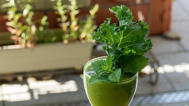 Batido de Proteínas de Almendra y Espinacas